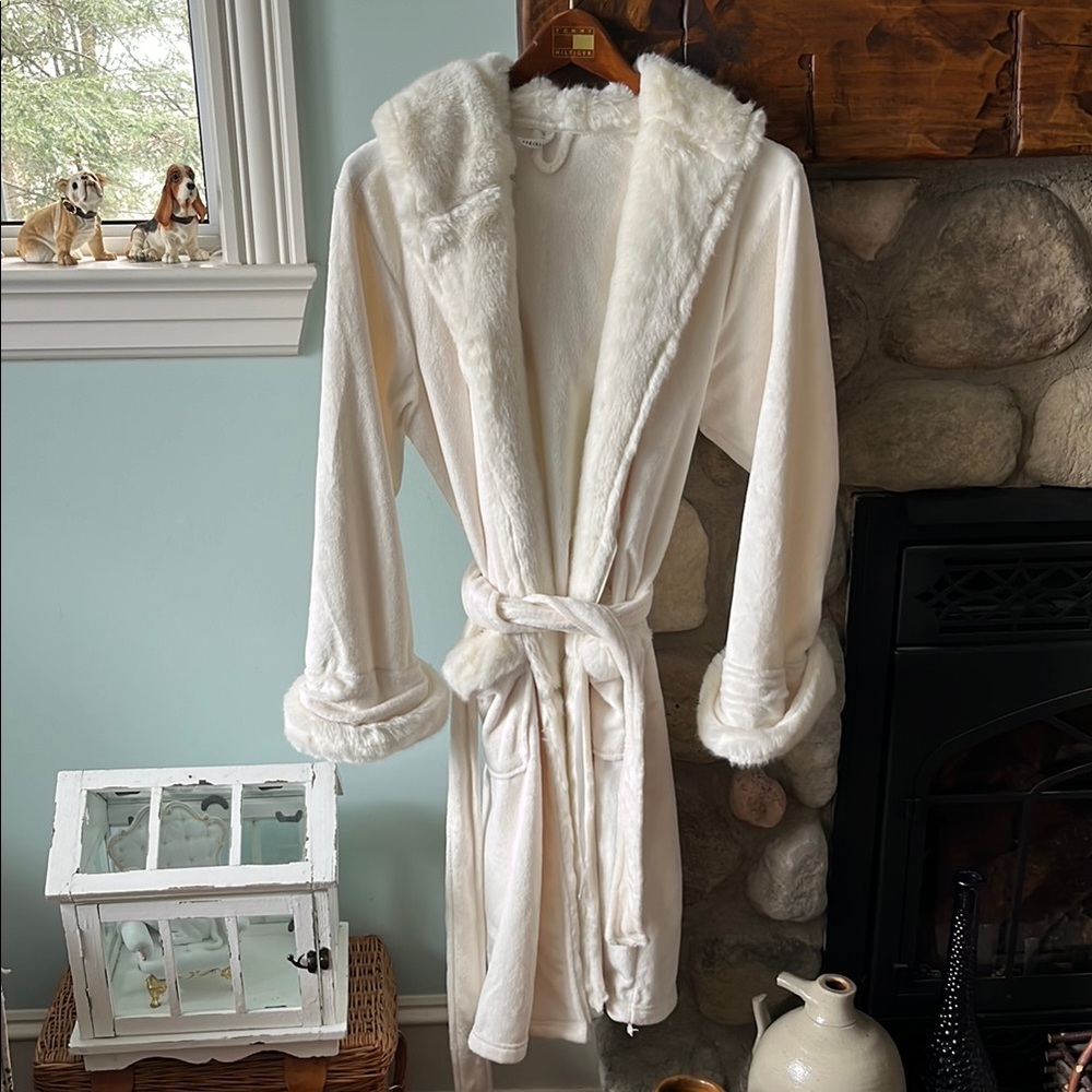 Luxurious White Women's Robe